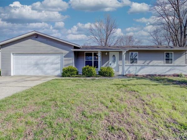 2 Country Lane, Warrenton, MO 63383
