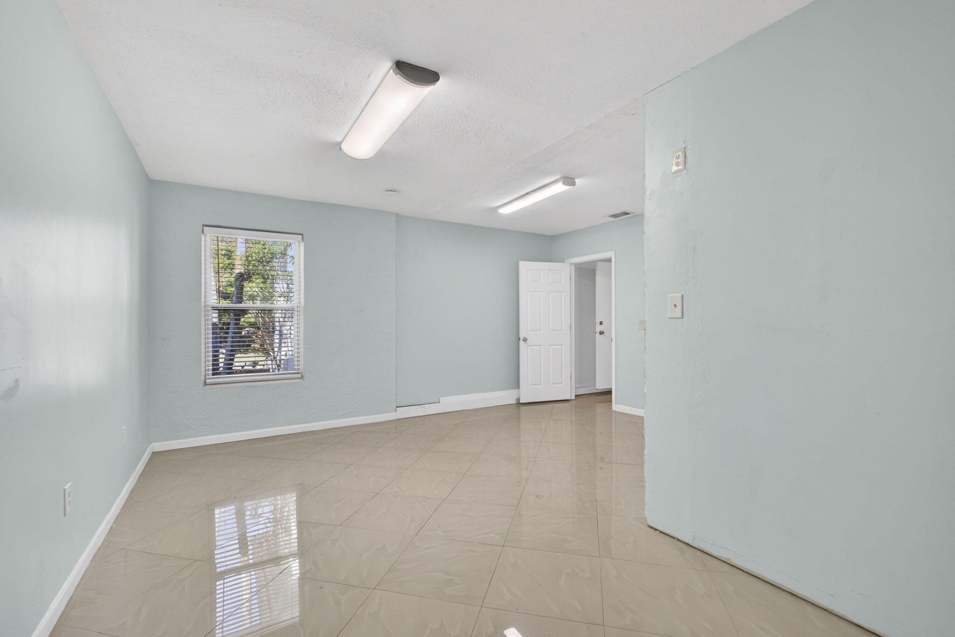 15399 N 61st Pl Place N, The Acreage, FL 33470 Photo