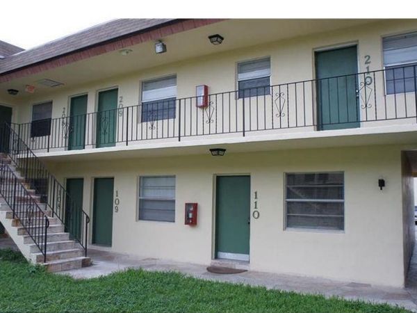 4800 NW 24th Court, Unit D214, Lauderdale Lakes, FL 33313