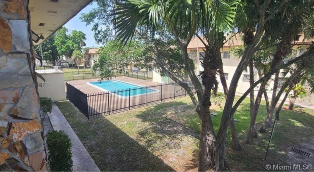 4800 NW 24th Court, Unit D214, Lauderdale Lakes, FL 33313 Photo