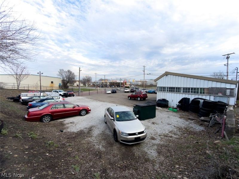 2203 Navarre Road SW, Canton, OH 44706 Photo 3