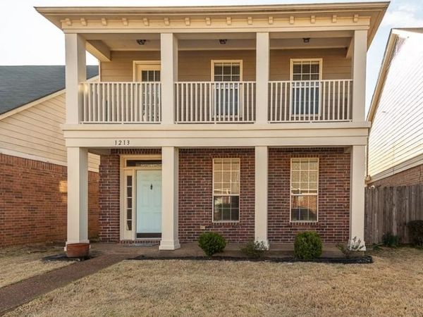 1213 OAK CREEK DR, Collierville, TN 38017