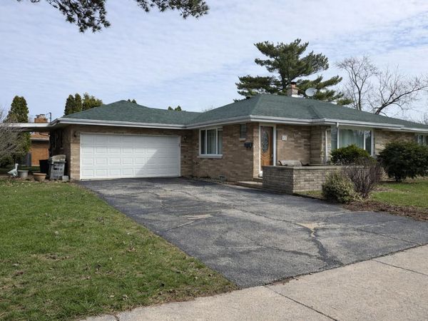 611 Broadmoor Avenue, Munster, IN 46321