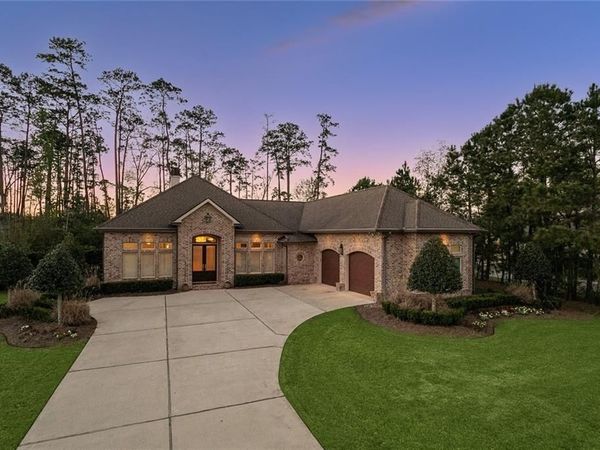 100 OLEANDER Court, Mandeville, LA 70471