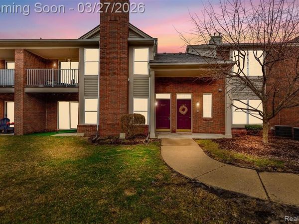 43427 Claremont Drive E, Clinton Twp, MI 48038