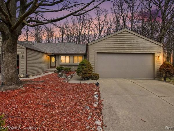 2442 Valley Oaks Circle, Flint Twp, MI 48532