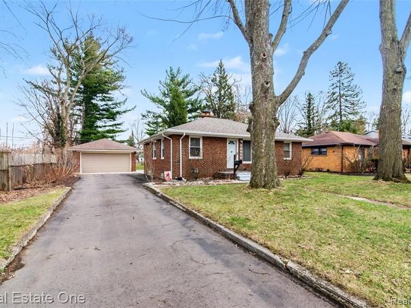 20082 Garfield, Redford Twp, MI 48240
