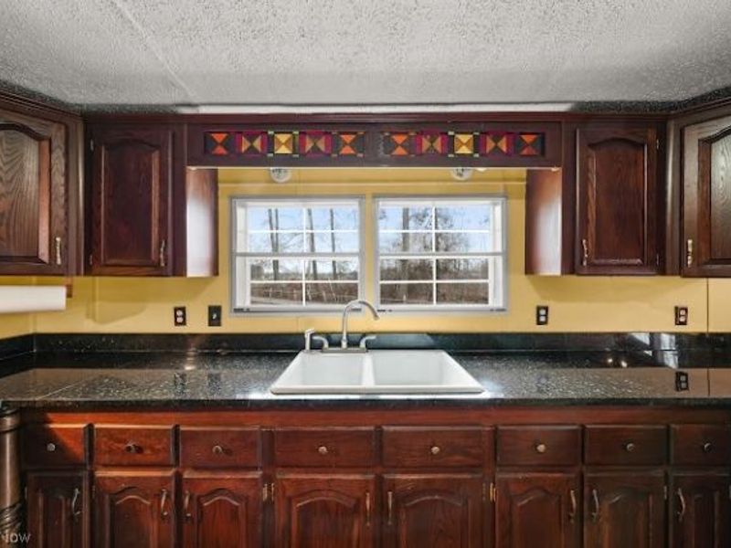 924 N Jewell Road, Newton Falls, OH 44444 Photo 3