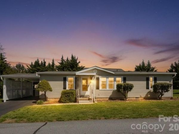 222 Cranbrook Circle , Hendersonville, NC 28792