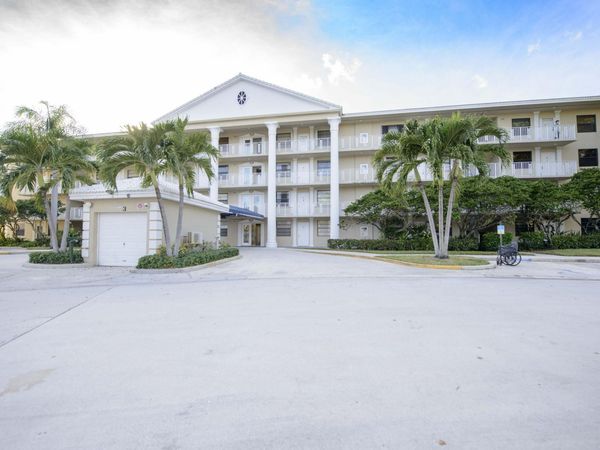 3515 Village Boulevard, Unit 304, West Palm Beach, FL 33409