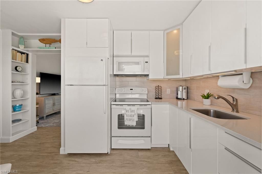 277 8th Ave S, Unit 277, Naples, FL 34102 Photo