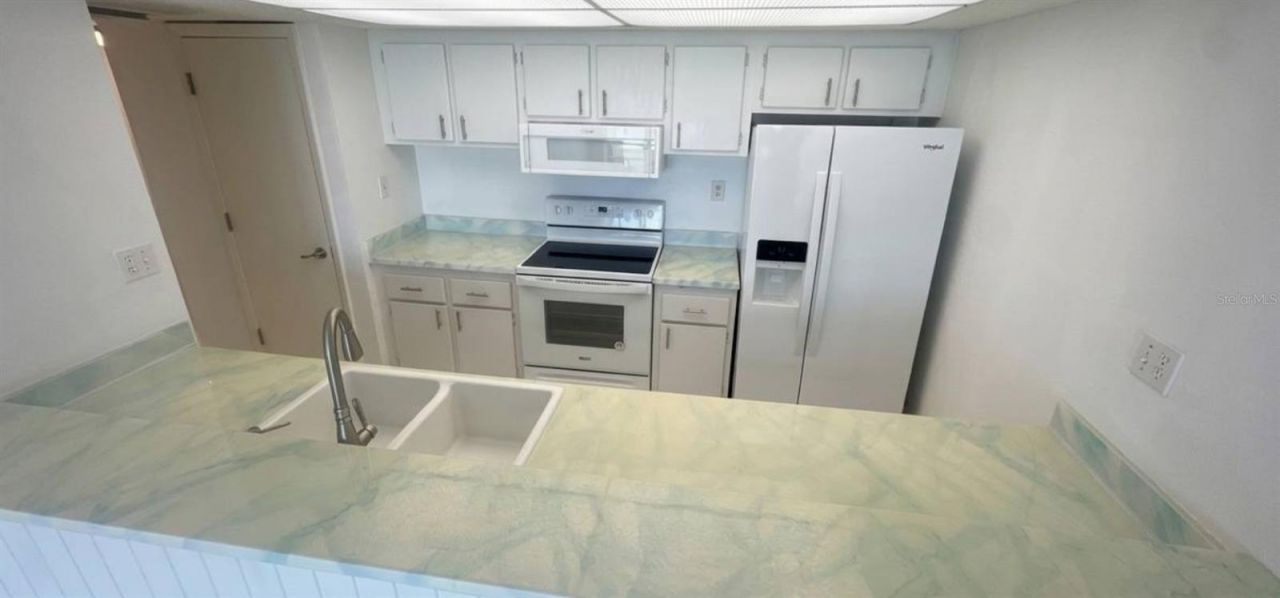 450 S Gulfview Boulevard, Unit 1208, Clearwater Beach, FL 33767 Photo