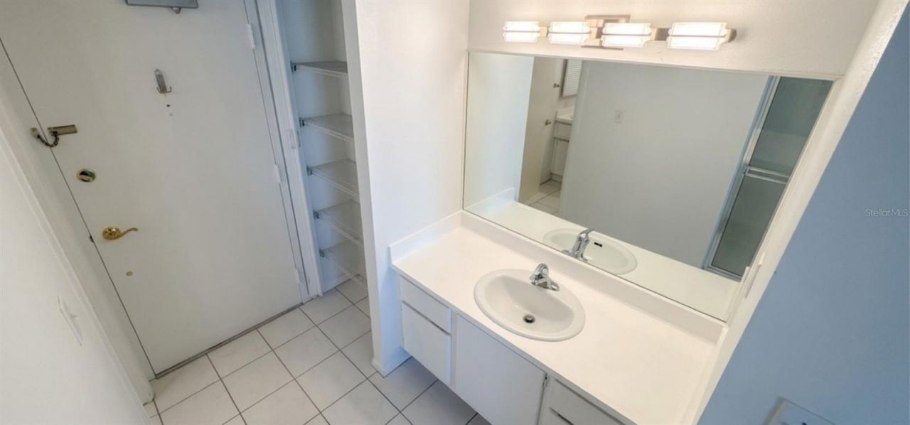 450 S Gulfview Boulevard, Unit 1208, Clearwater Beach, FL 33767 Photo