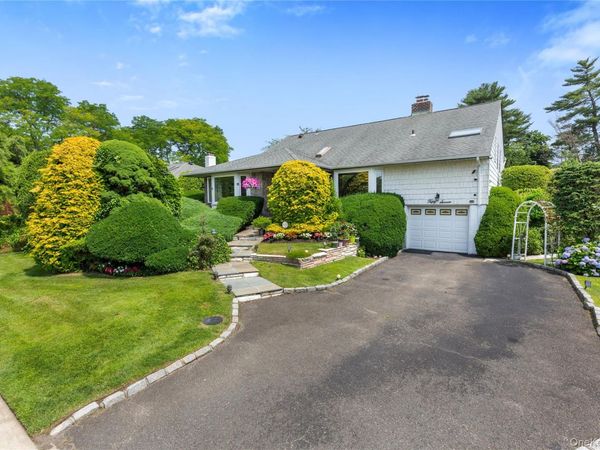 57 Merry Lane , Jericho, NY 11753