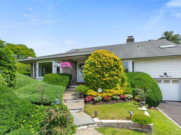 57 Merry Lane, Jericho, NY 11753