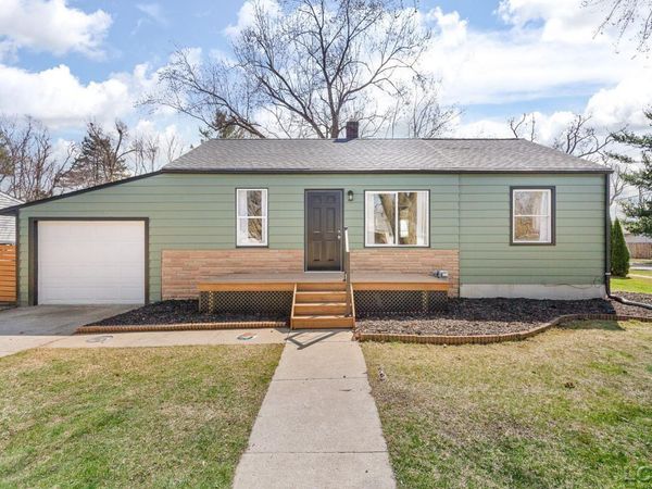 115 Bartlett , Clinton, MI 49236