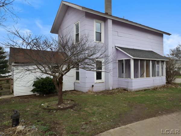 2713 Lilac , Hillsdale, MI 49242