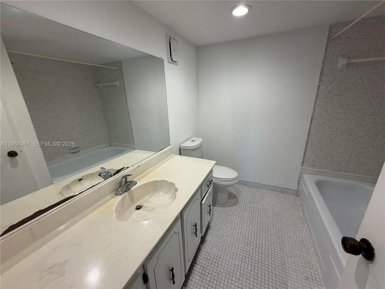 240 Lakeview Dr, Unit 308, Weston, FL 33326 Photo
