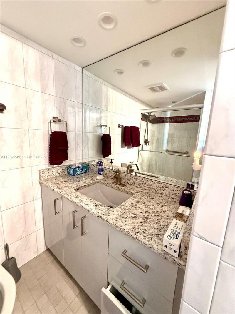 3180 S Ocean Dr, Unit 509, Hallandale Beach, FL 33009 Photo