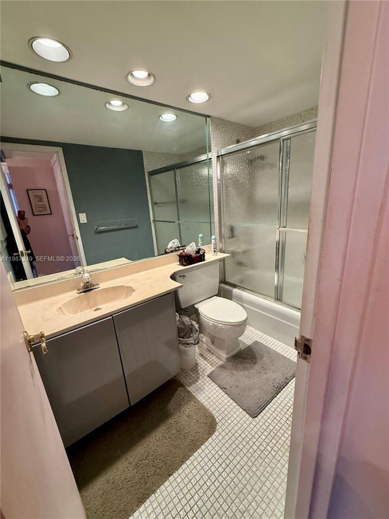 3180 S Ocean Dr, Unit 509, Hallandale Beach, FL 33009 Photo