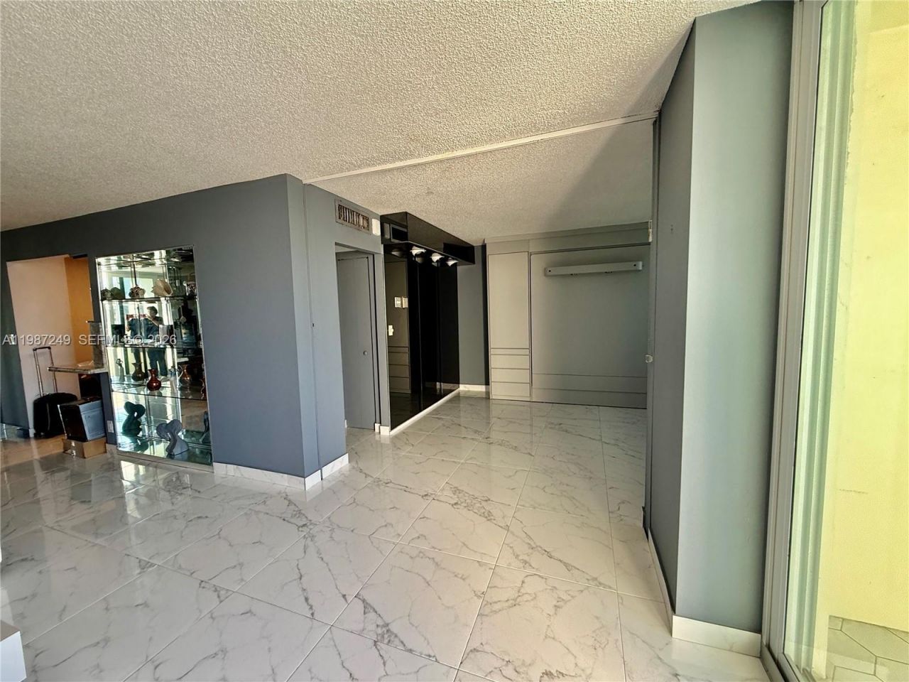3180 S Ocean Dr, Unit 509, Hallandale Beach, FL 33009 Photo