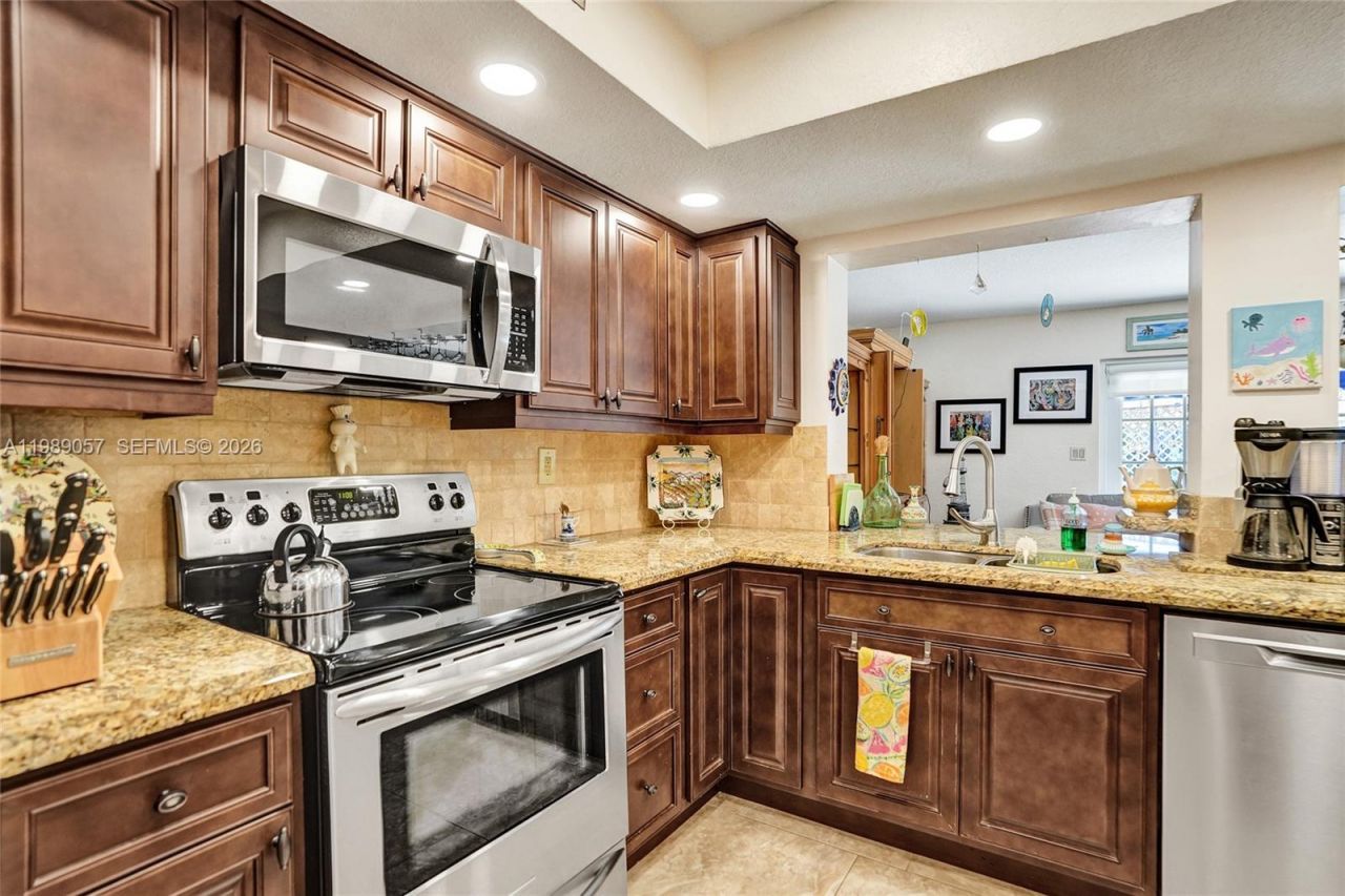 8730 NW 18th St, Pembroke Pines, FL 33024 Photo