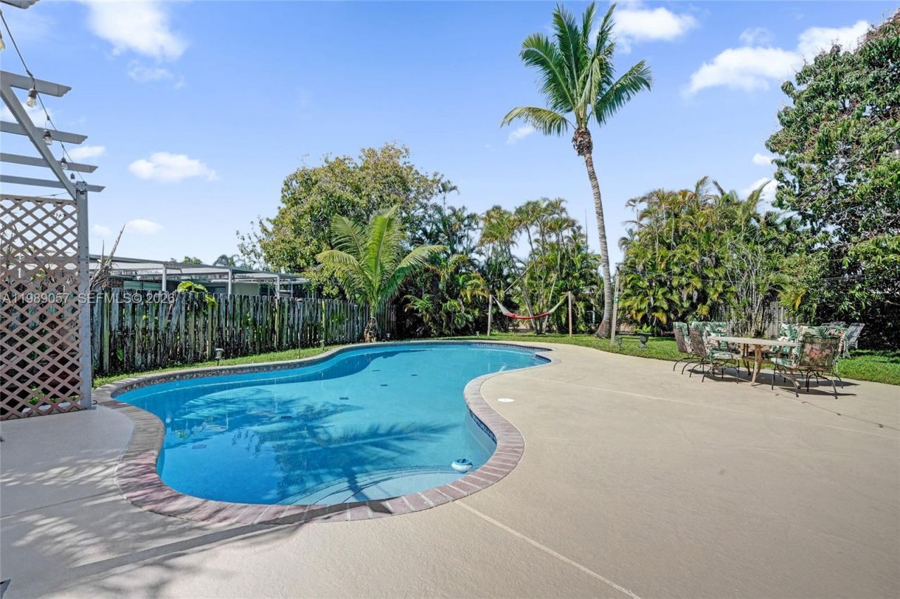 8730 NW 18th St, Pembroke Pines, FL 33024 Photo