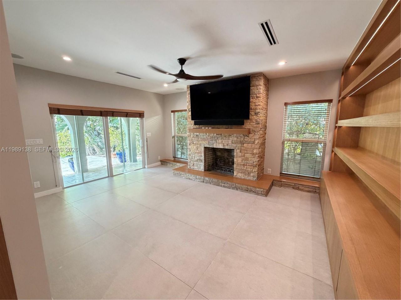 3200 NE 165th St, North Miami Beach, FL 33160 Photo