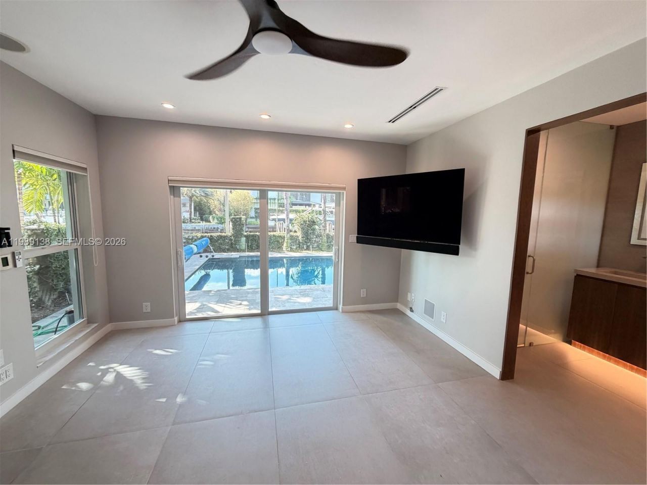3200 NE 165th St, North Miami Beach, FL 33160 Photo