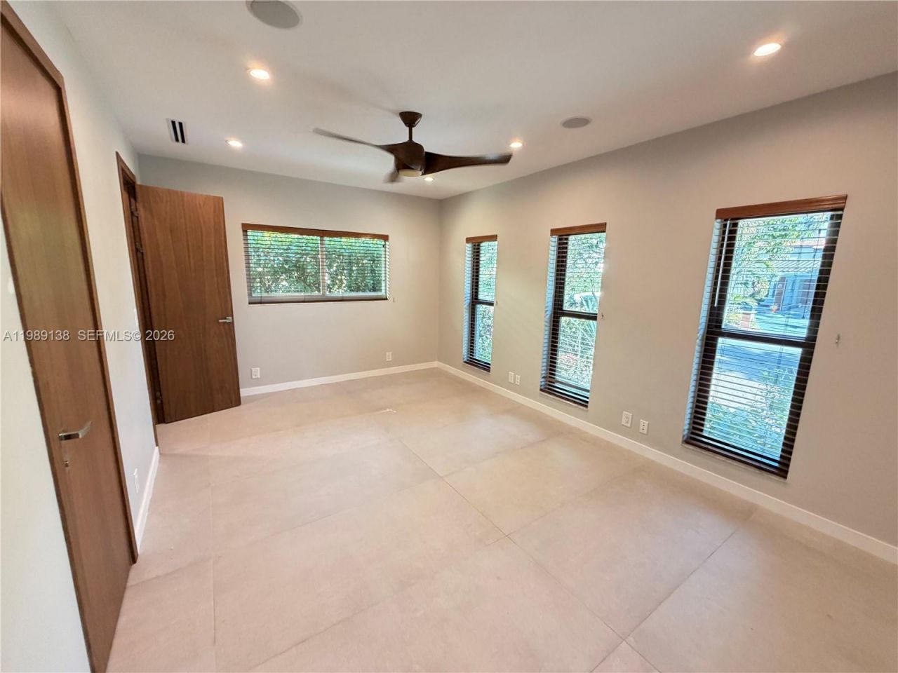 3200 NE 165th St, North Miami Beach, FL 33160 Photo