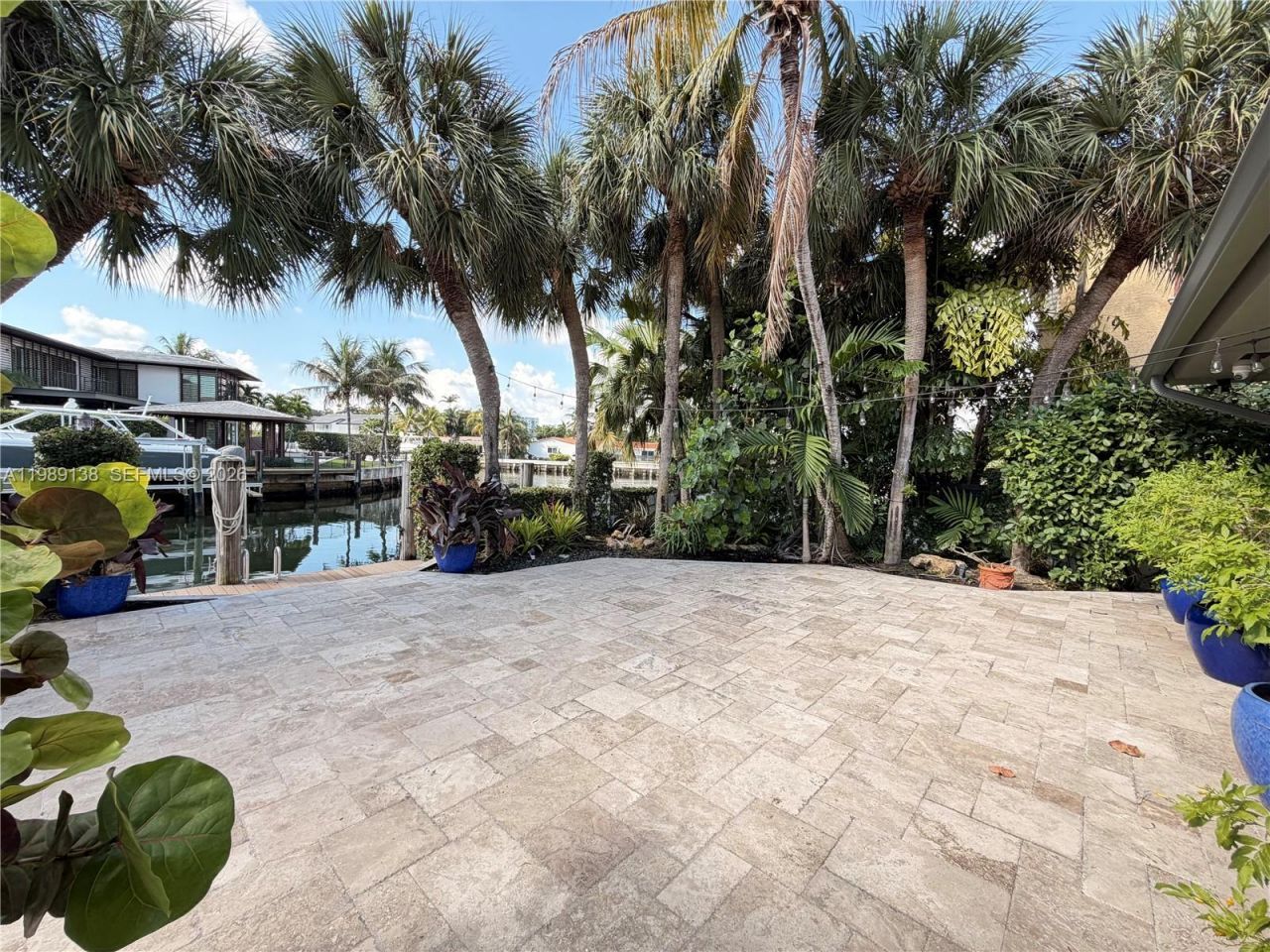3200 NE 165th St, North Miami Beach, FL 33160 Photo