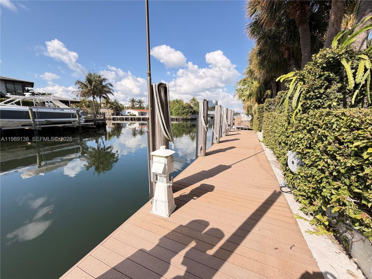 3200 NE 165th St, North Miami Beach, FL 33160 Photo