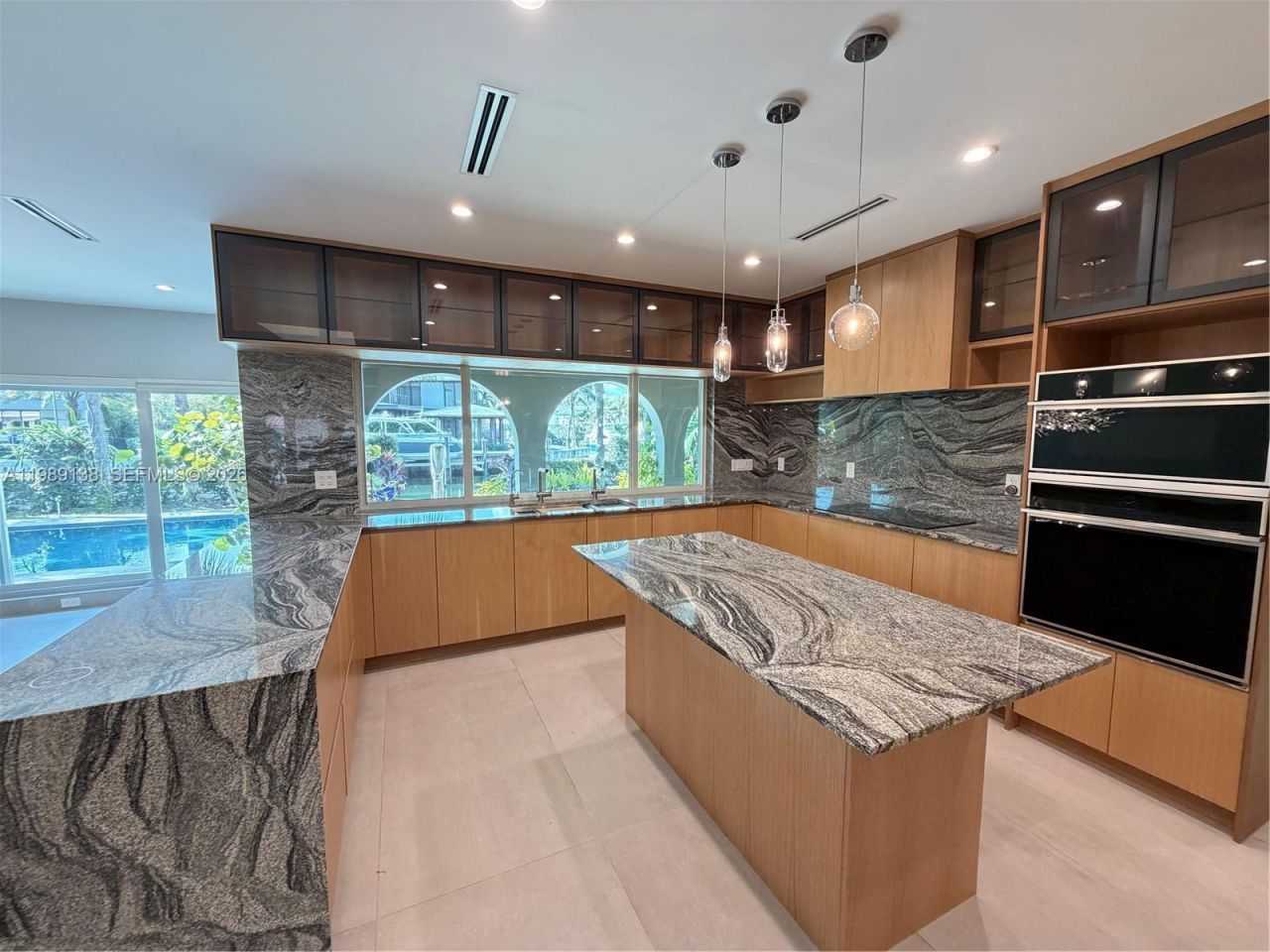 3200 NE 165th St, North Miami Beach, FL 33160 Photo