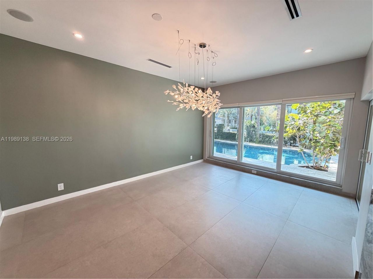 3200 NE 165th St, North Miami Beach, FL 33160 Photo