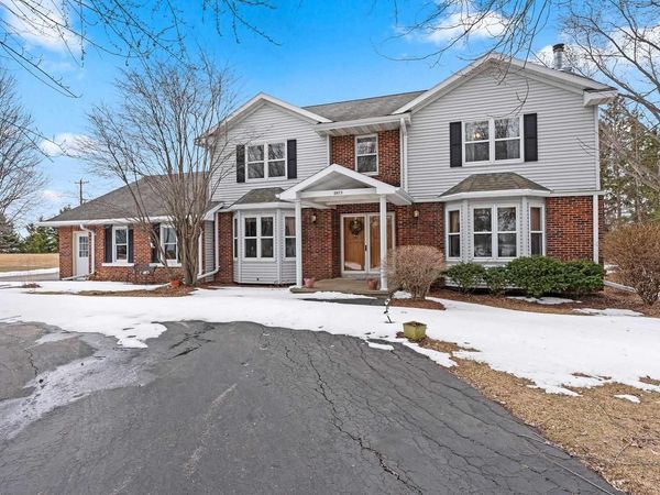 2911 RIDGEWAY DRIVE, Neenah, WI 54956