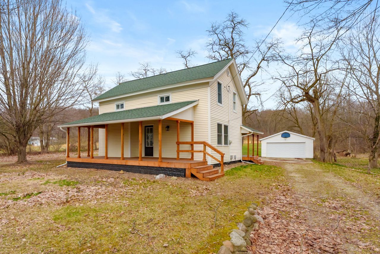 8750 N Riverview Drive, Kalamazoo, MI 49004 Main Photo