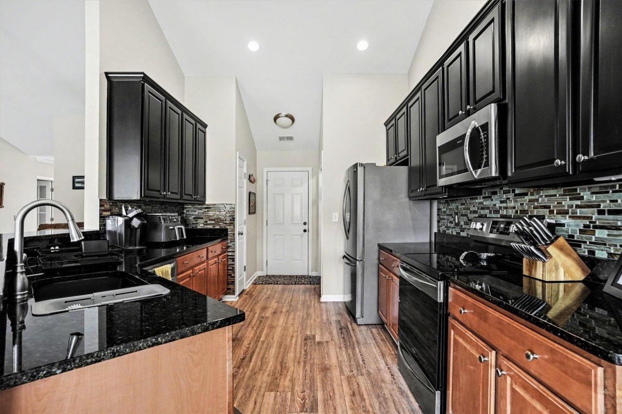 301 Whitchurch Dr. Photo 12