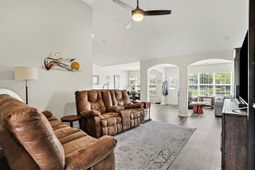 301 Whitchurch Dr. photo 4