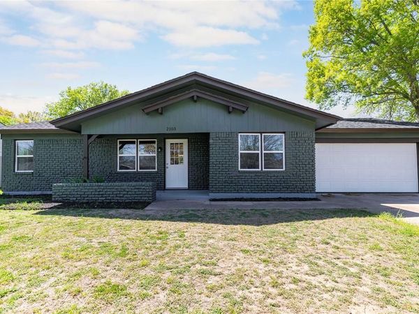 2103 9th Street , Brownwood, TX 76801