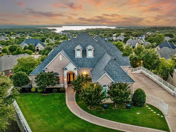 8800 Summit Point Court, Fort Worth, TX 76179