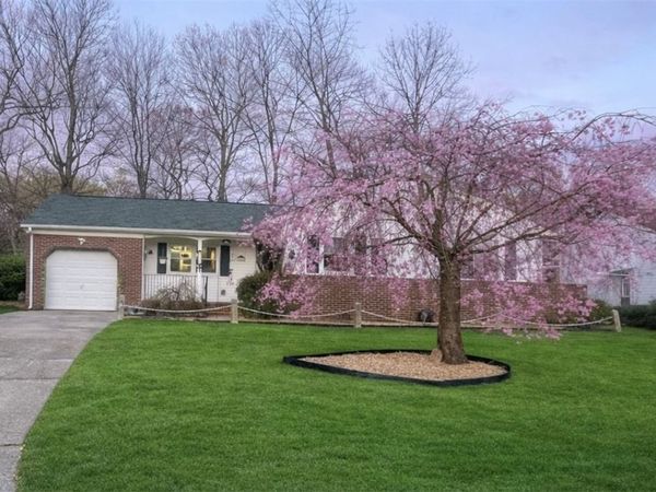 886 Lacon Drive, Newport News, VA 23608