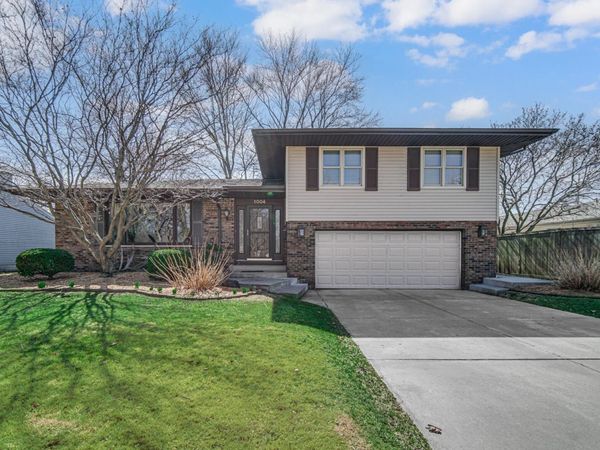 1004 Fran-lin Parkway, Munster, IN 46321