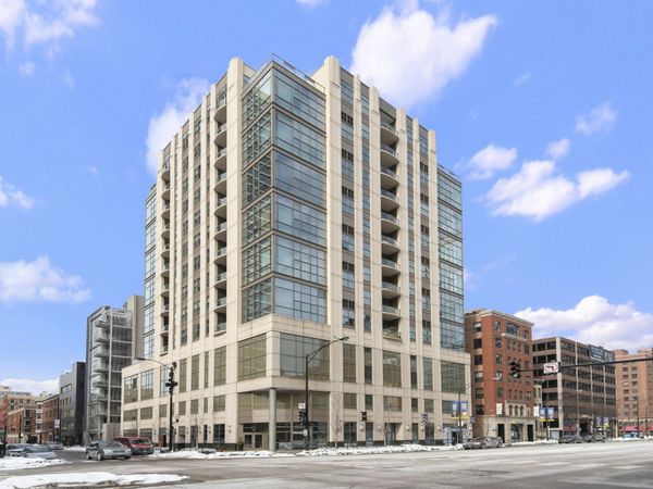150 W Superior Street , Unit 1002, Chicago, IL 60654