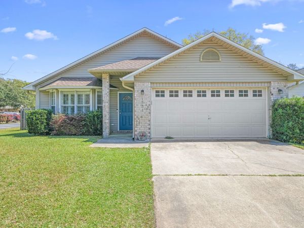 1731 Ivalea Circle, Navarre, FL 32566