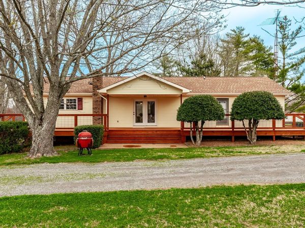 410 Frog Pond Cemetery Rd, Lafayette, TN 37083