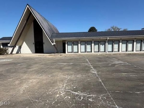 818 Marion Boulevard, Forest, MS 39074