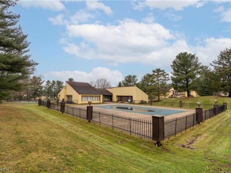 585 Hampton Ridge Drive, Akron, OH 44313 Photo 24