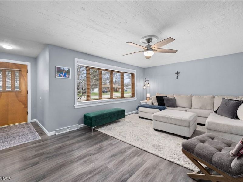 1437 Westwood Drive, Lorain, OH 44053 Photo 3