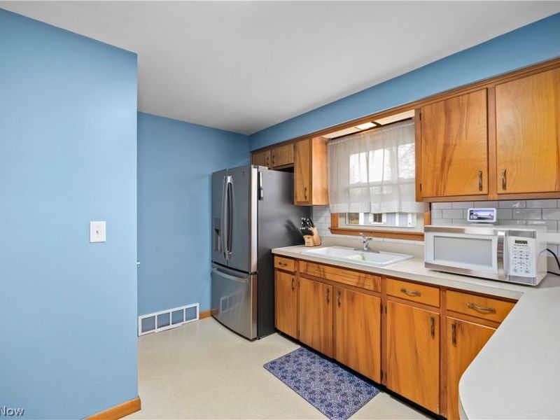 1437 Westwood Drive, Lorain, OH 44053 Photo 9