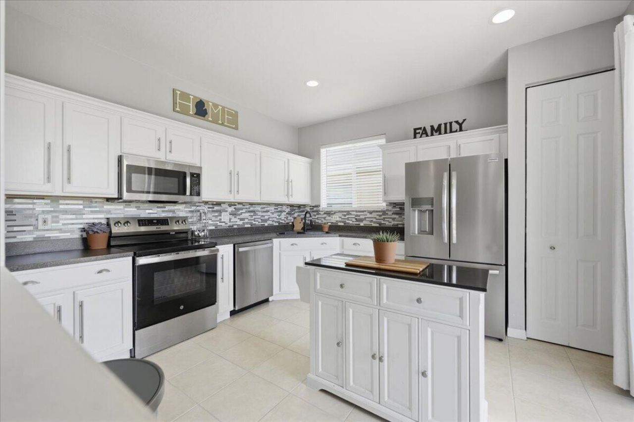 399 SW Lake Forest Way, Port Saint Lucie, FL 34986 Photo